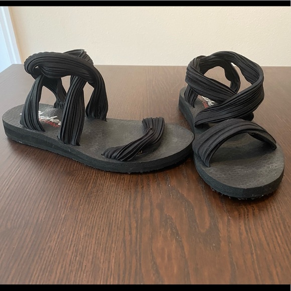 skechers yoga foam black